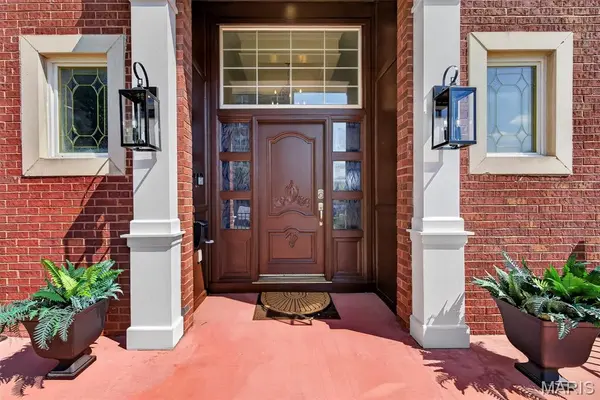 5285 Washington PL, St Louis, MO 63108