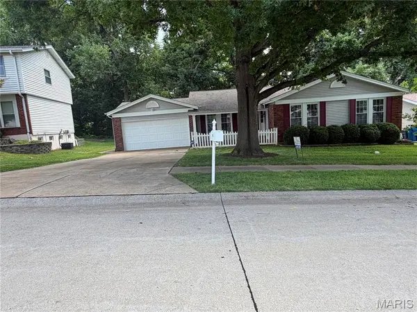 1272 Beaver Creek RD, Chesterfield, MO 63017