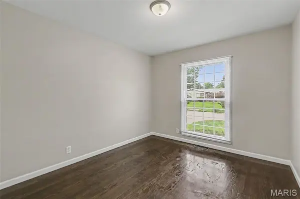 3265 Classic DR, Florissant, MO 63033
