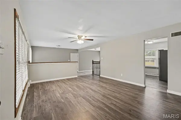 6706 Vineland DR, Hazelwood, MO 63042