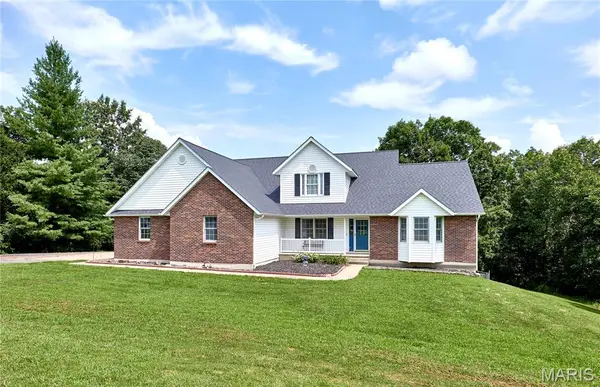 301 Country View DR, Winfield, MO 63389