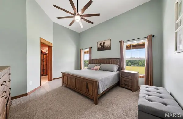 29601 Bueltmann RD, Jonesburg, MO 63351