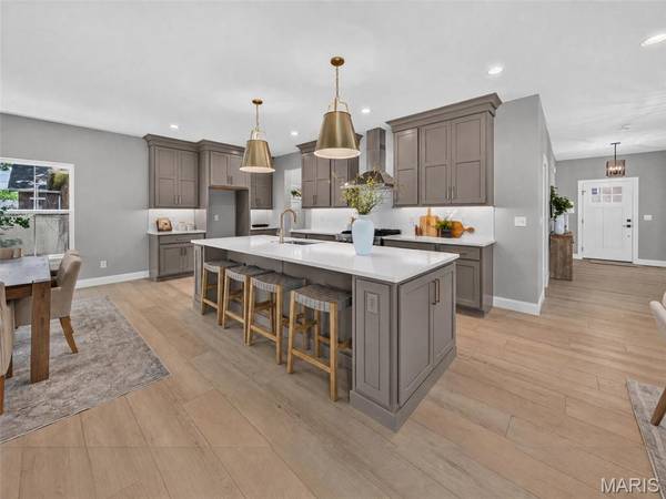 8737 Magdalen AVE, St Louis, MO 63144