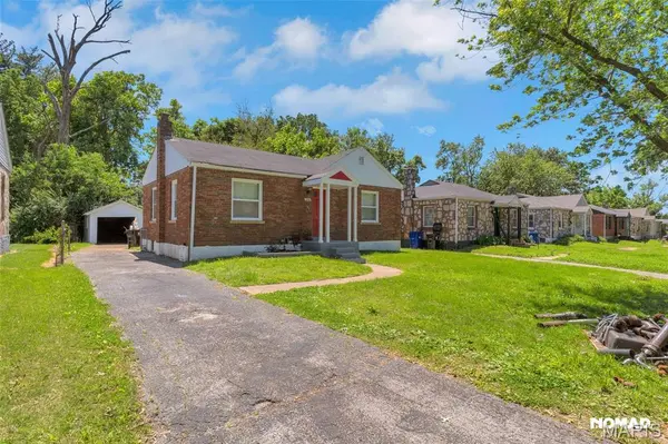 8246 Montreal DR, University City, MO 63132