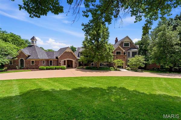 14 Brookwood RD, St Louis, MO 63131