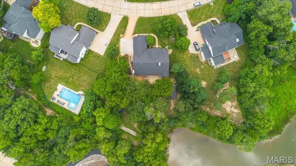 766 Southbrook Forest CT, St Charles, MO 63304