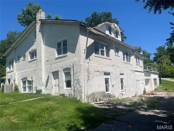 15000 Sinks RD, Florissant, MO 63034