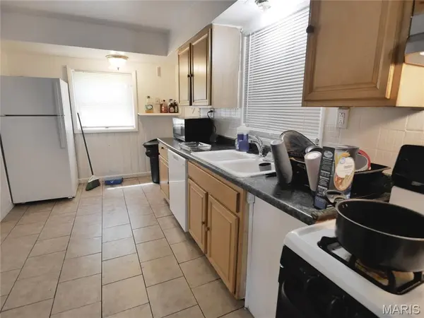 10113 Crown Point DR, St Louis, MO 63136