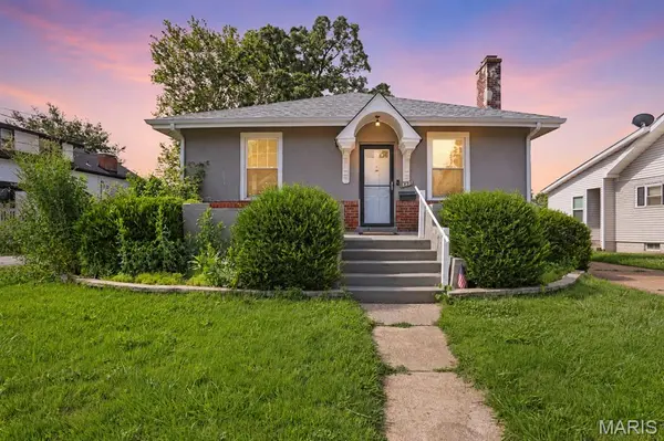 8828 Powell AVE, St Louis, MO 63144