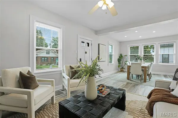 8828 Powell AVE, St Louis, MO 63144