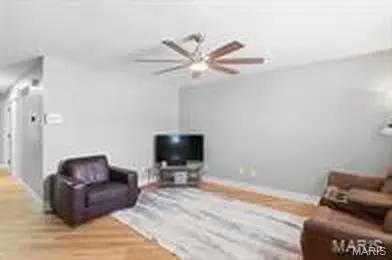 3024 Caroline ST, St Louis, MO 63104