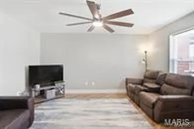 3024 Caroline ST, St Louis, MO 63104