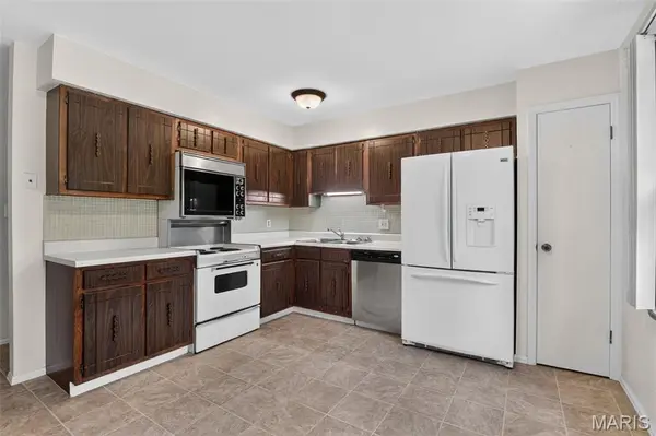 1131 Wagonwheel TRL, Ellisville, MO 63011