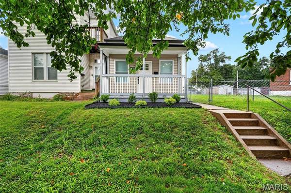 7342 Vermont AVE, St Louis, MO 63111