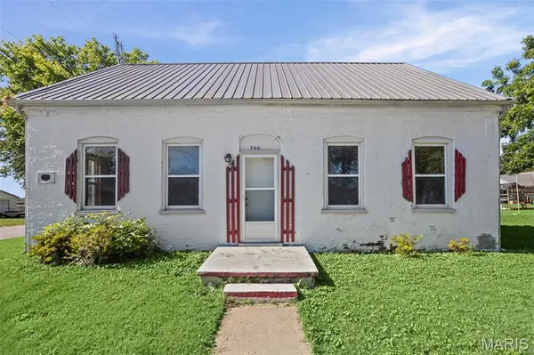 700 Walnut ST, Germantown, IL 62245