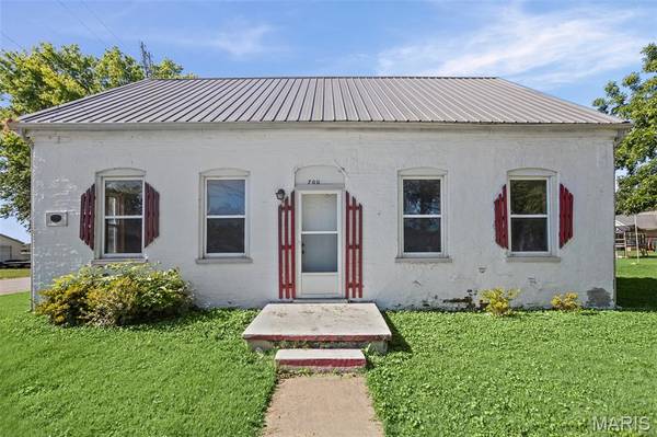 700 Walnut ST, Germantown, IL 62245