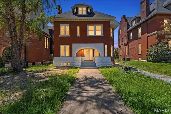 4266 Washington BLVD, St Louis, MO 63108