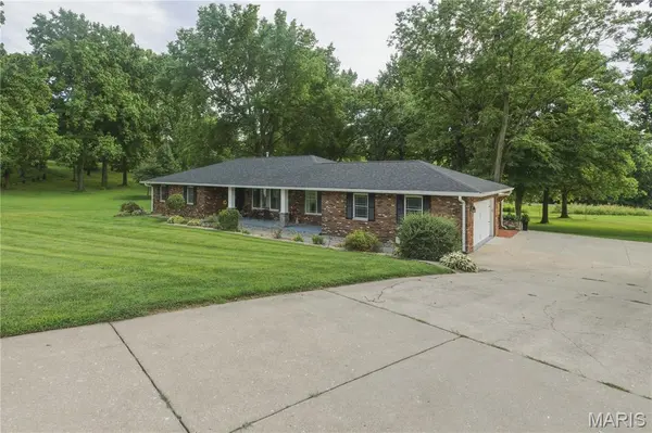 8 W Lockhaven CT CT, Edwardsville, IL 62025