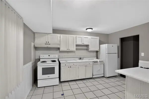 1441 Oliveto LN, Hazelwood, MO 63042
