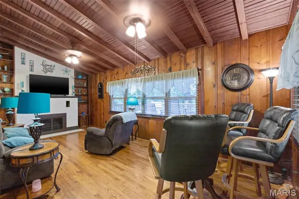 6240 Antire RD, High Ridge, MO 63049