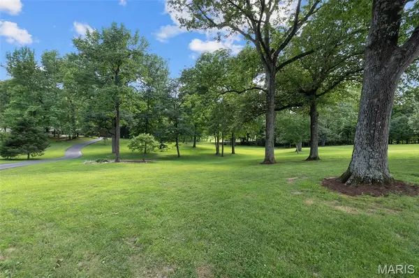 1024 Wolf LN, Cape Girardeau, MO 63701