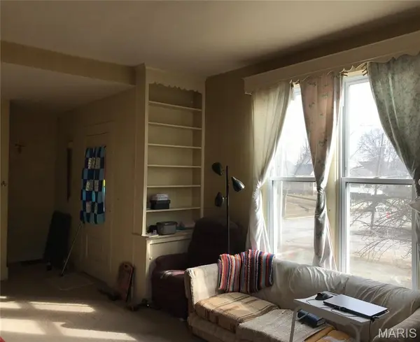 401 Jackson ST, Louisiana, MO 63353