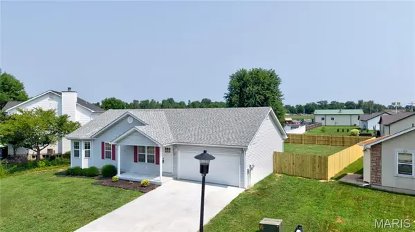 104 Briarwood DR, Moscow Mills, MO 63362