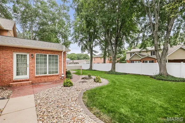 505 Springwood DR, Belleville, IL 62220
