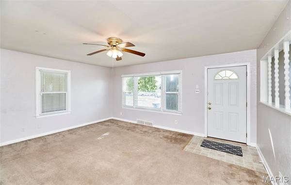 5 Ridgeview CT, St Charles, MO 63301