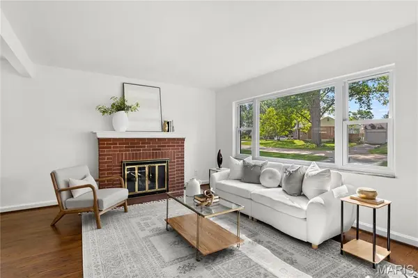 63 Turf CT, Webster Groves, MO 63119