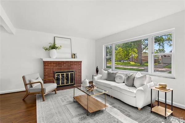 63 Turf CT, Webster Groves, MO 63119