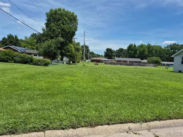 3320 Terrace LN, Granite City, IL 62040