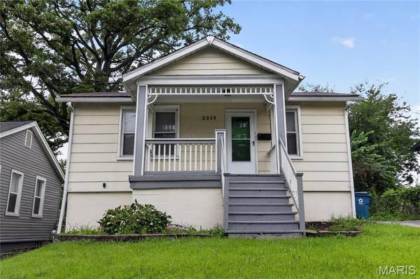 2215 Wallis AVE, Overland, MO 63114