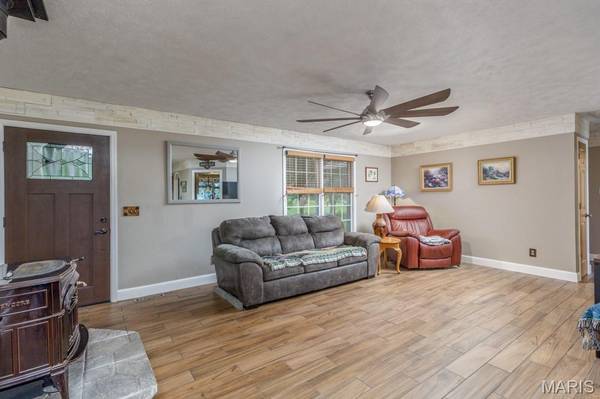 235 Springfield RD, Buffalo, MO 65622