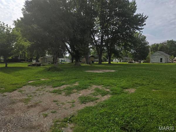 0 4th ST, Keyesport, IL 62253