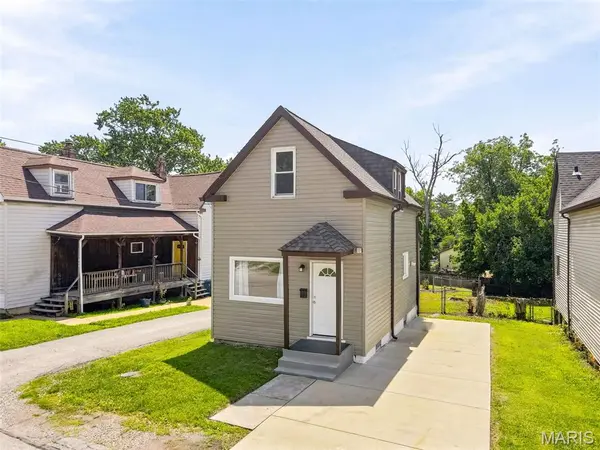922 Dammert AVE, St Louis, MO 63125