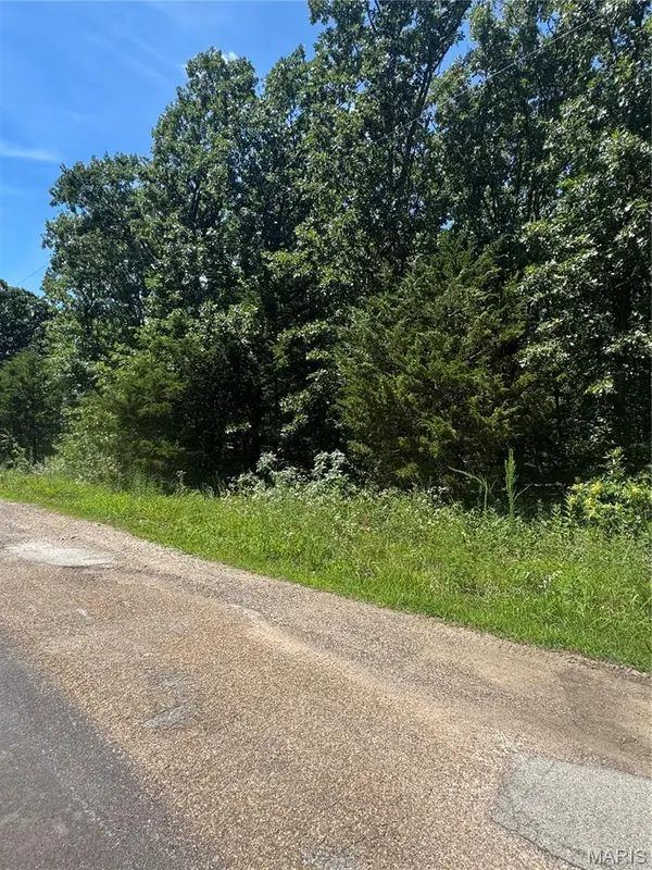 641 Briarwood DR, St Clair, MO 63077
