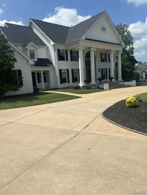 12874 Thornhill CT, Town And Country, MO 63131