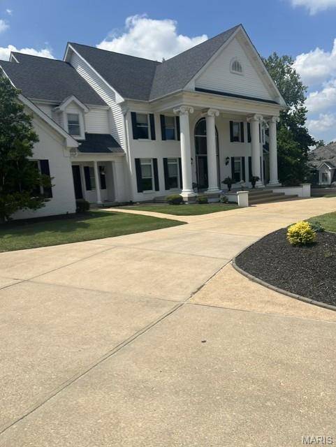 12874 Thornhill CT, Town And Country, MO 63131