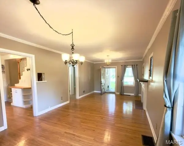 280 N Castello ST, Florissant, MO 63031