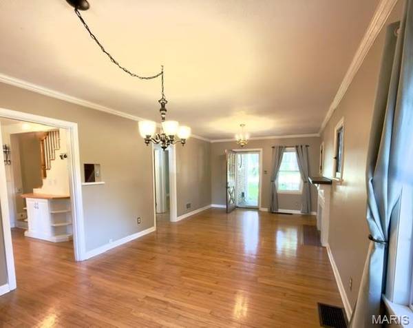 280 N Castello ST, Florissant, MO 63031