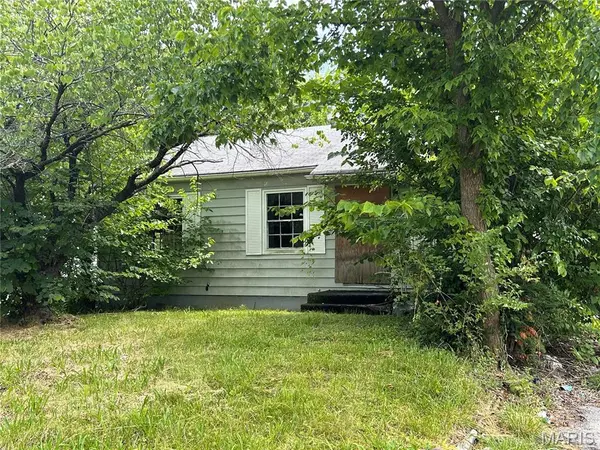 442 Cameron RD, St Louis, MO 63137