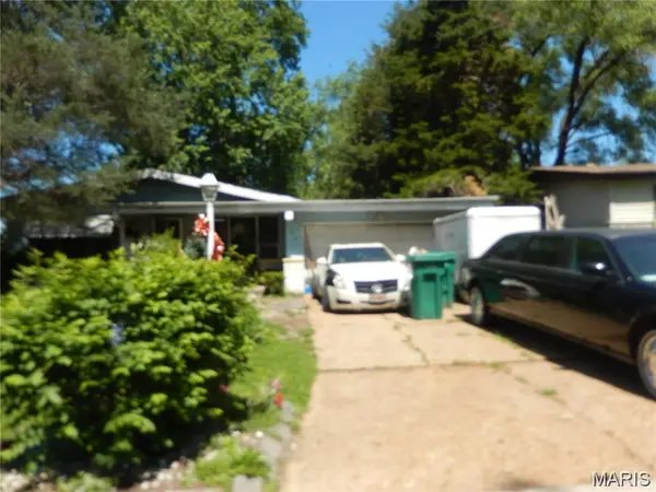 2181 Orbitt DR, St Louis, MO 63136