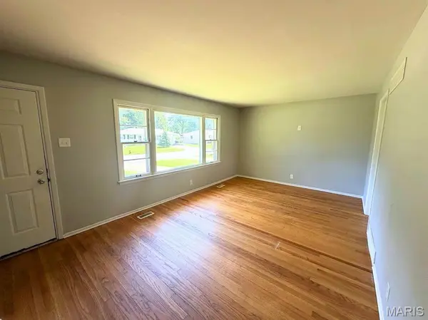170 Ruth DR, Florissant, MO 63031