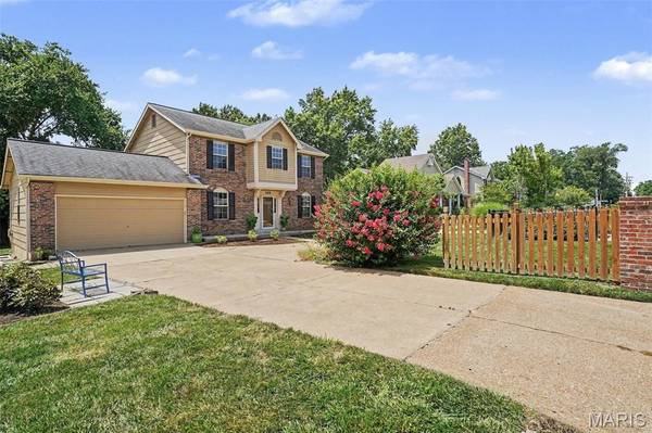 638 Old Ballwin RD, Ballwin, MO 63021
