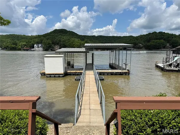 305 Aarons Point DR, Camdenton, MO 65020