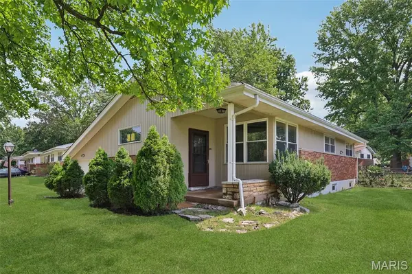 9922 Lanier DR, Moline Acres, MO 63136