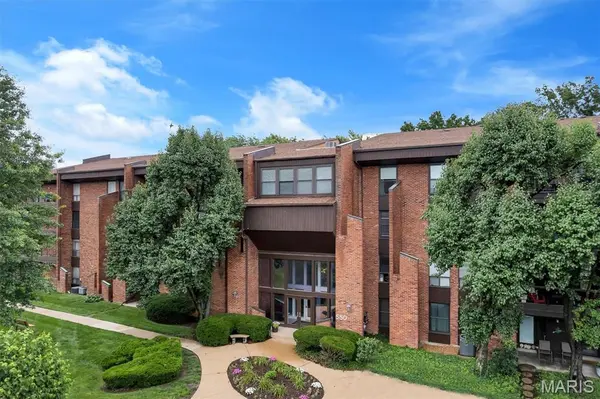 550 Coeur De Royale DR #206, Creve Coeur, MO 63141