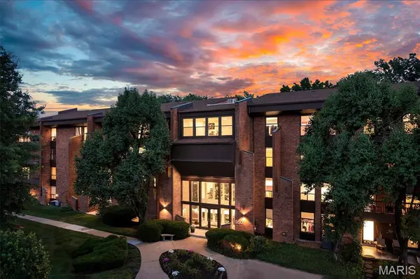 550 Coeur De Royale DR #206, Creve Coeur, MO 63141