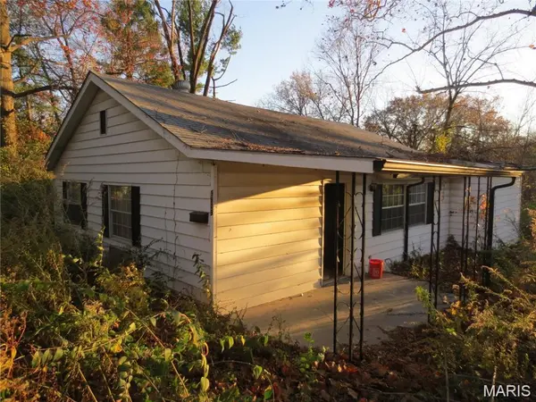 9809 Jeffrey DR, St Louis, MO 63137